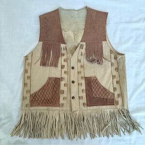 Vintage 70/80s western hand burned design man on bronco tan suede fringe vest